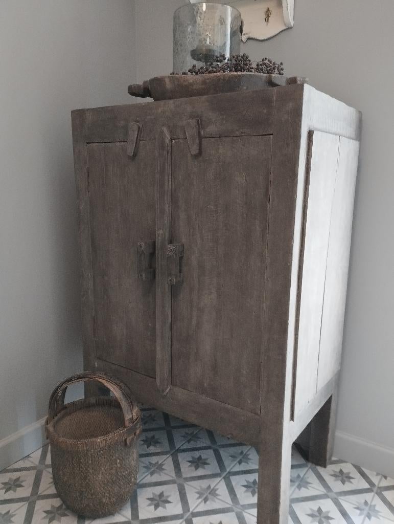 Stoere kast sober landelijk, Ophalen, Met plank(en), Zo goed als nieuw, Minder dan 150 cm