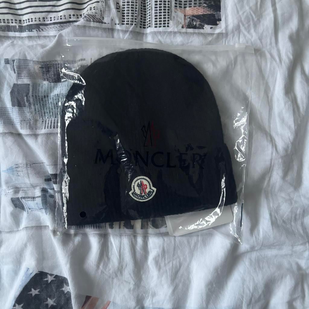 Moncler Muts, Verzenden, Zo goed als nieuw