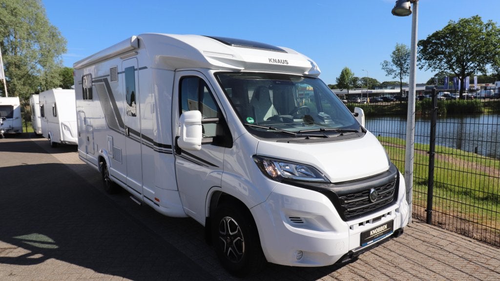 Knaus Sky TI 700 MEG Enkele bedden, automaat / 7500 km / VOL, Caravans en Kamperen, Standaard zit, Ringverwarming, Fiat, Tot en met 2