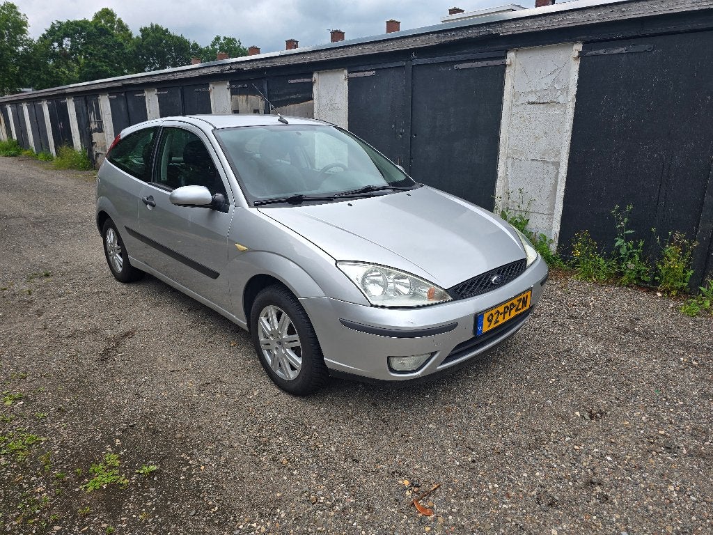 Ford Focus 1.6 Futura | Leder | CarPlay | APK 24-06-2027, Auto's, Ford, 1596 cc, 565 kg, Zwart, 4 cilinders