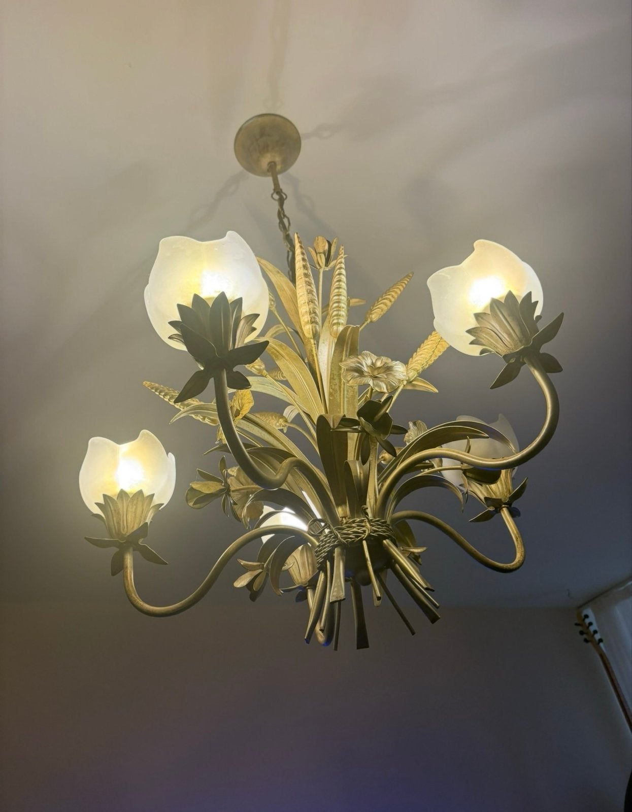 Twee Vintage Kroonluchter met Bloemmotief en 5 Lichtpunten, Huis en Inrichting, Ophalen of Verzenden, Gebruikt, Metaal, E14 (klein)