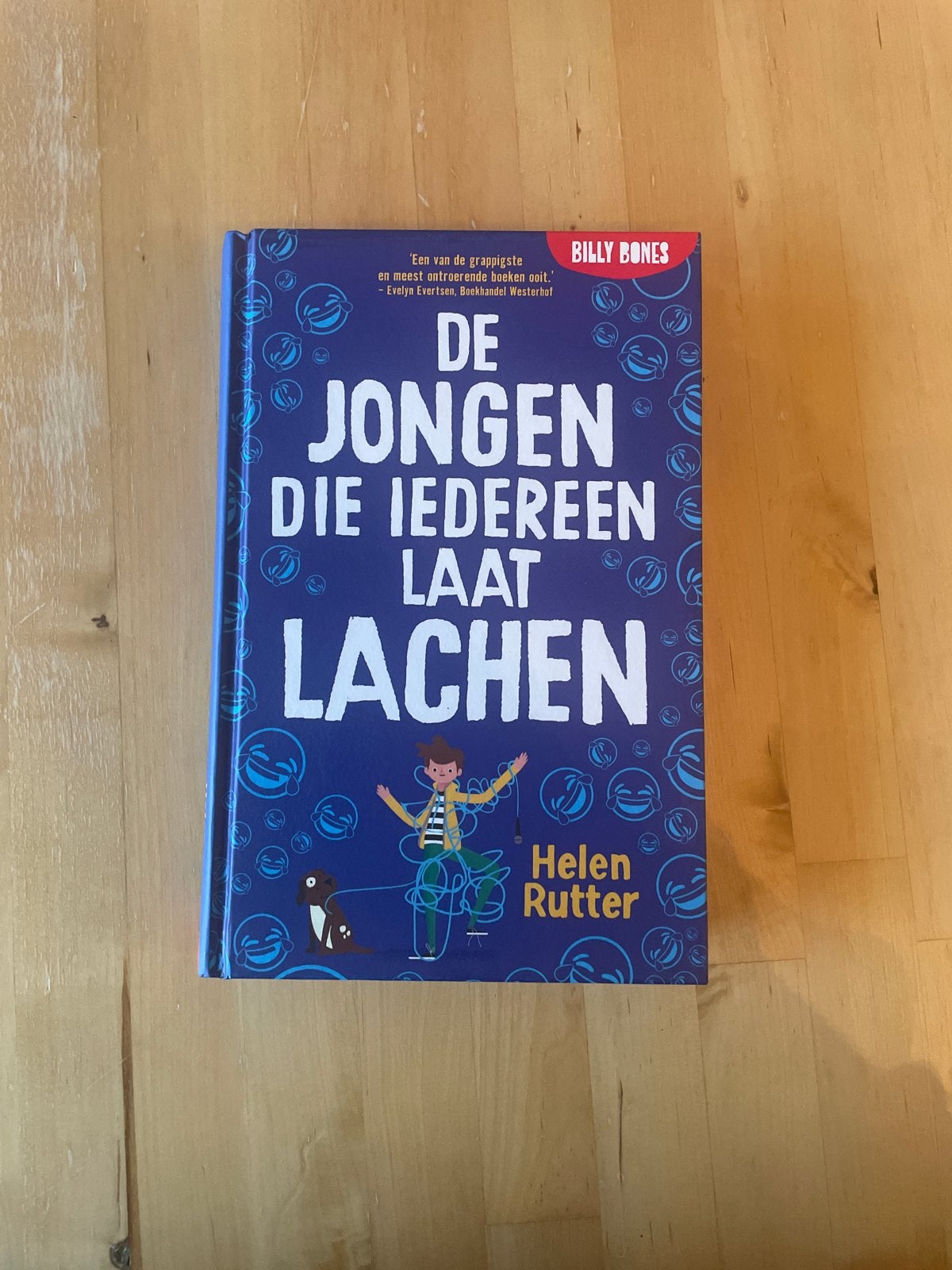 De Jongen Die Iedereen Laat Lachen - Helen Rutter, Boeken, Verzenden, Zo goed als nieuw, Fictie algemeen