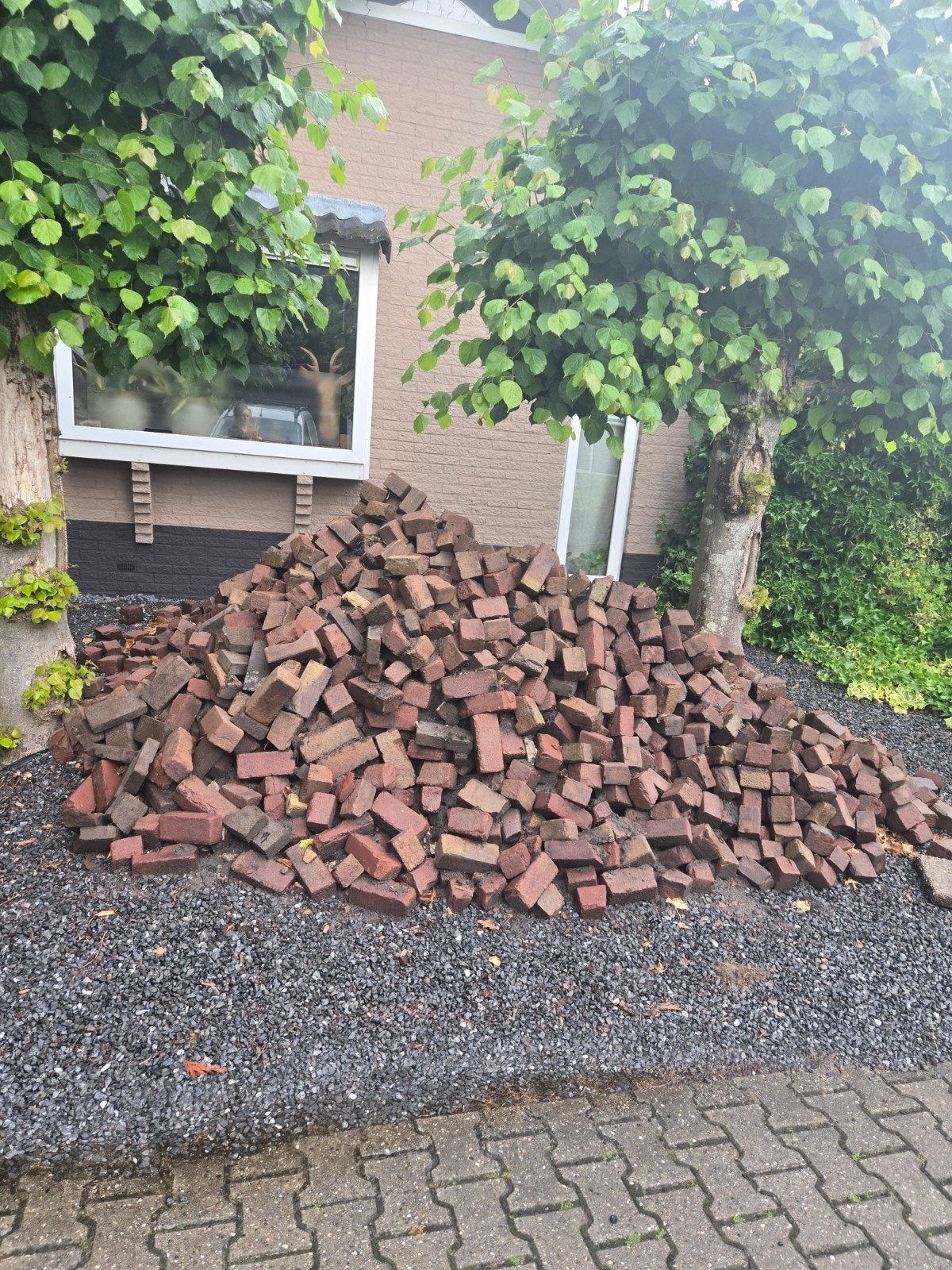 GRATIS mooie oude  ongelijke waaltjes / stenen, Doe-het-zelf en Verbouw, Metselstenen, Ophalen, Gebruikt, Bakstenen