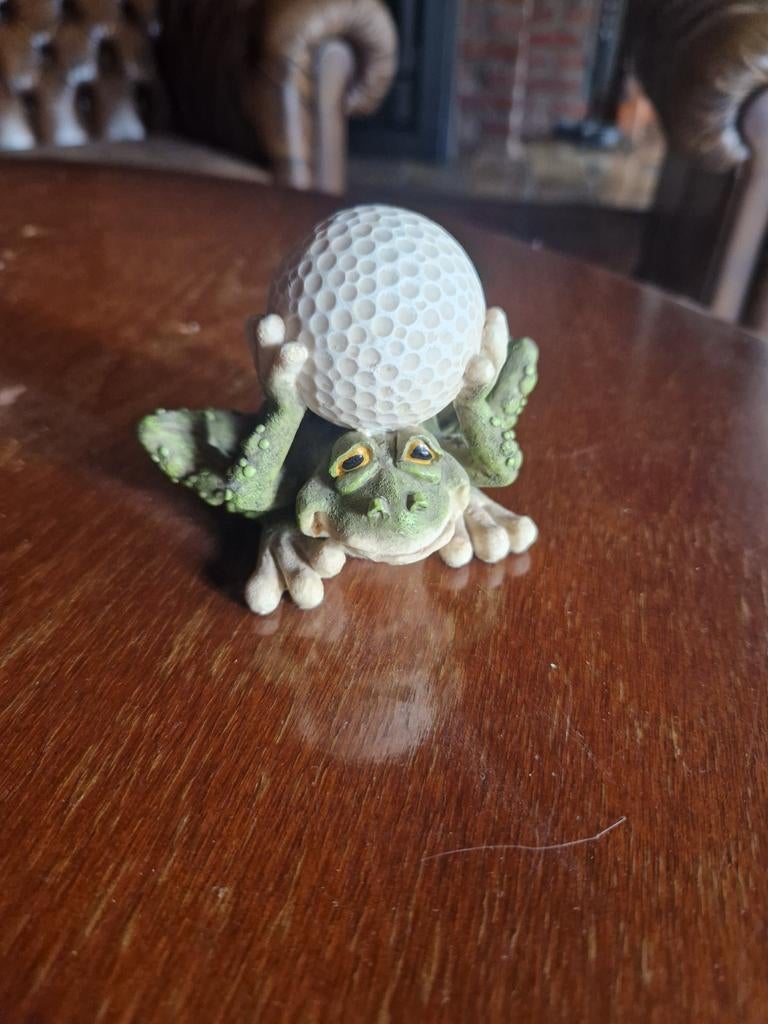 Kikker met golfbal, Verzamelen, Ophalen of Verzenden, Zo goed als nieuw, Dier