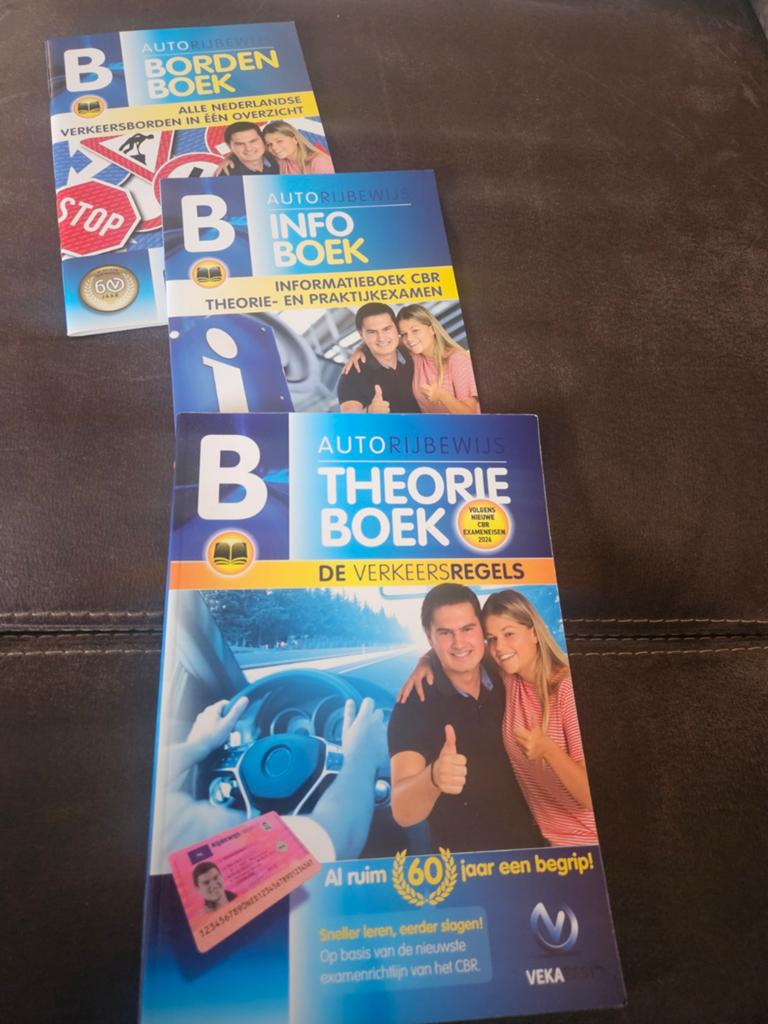 Vekabest Theorieboek Auto 2026 - Rijbewijs B, Boeken, Auto's | Boeken, Algemeen, Ophalen of Verzenden, Zo goed als nieuw, Vekabest