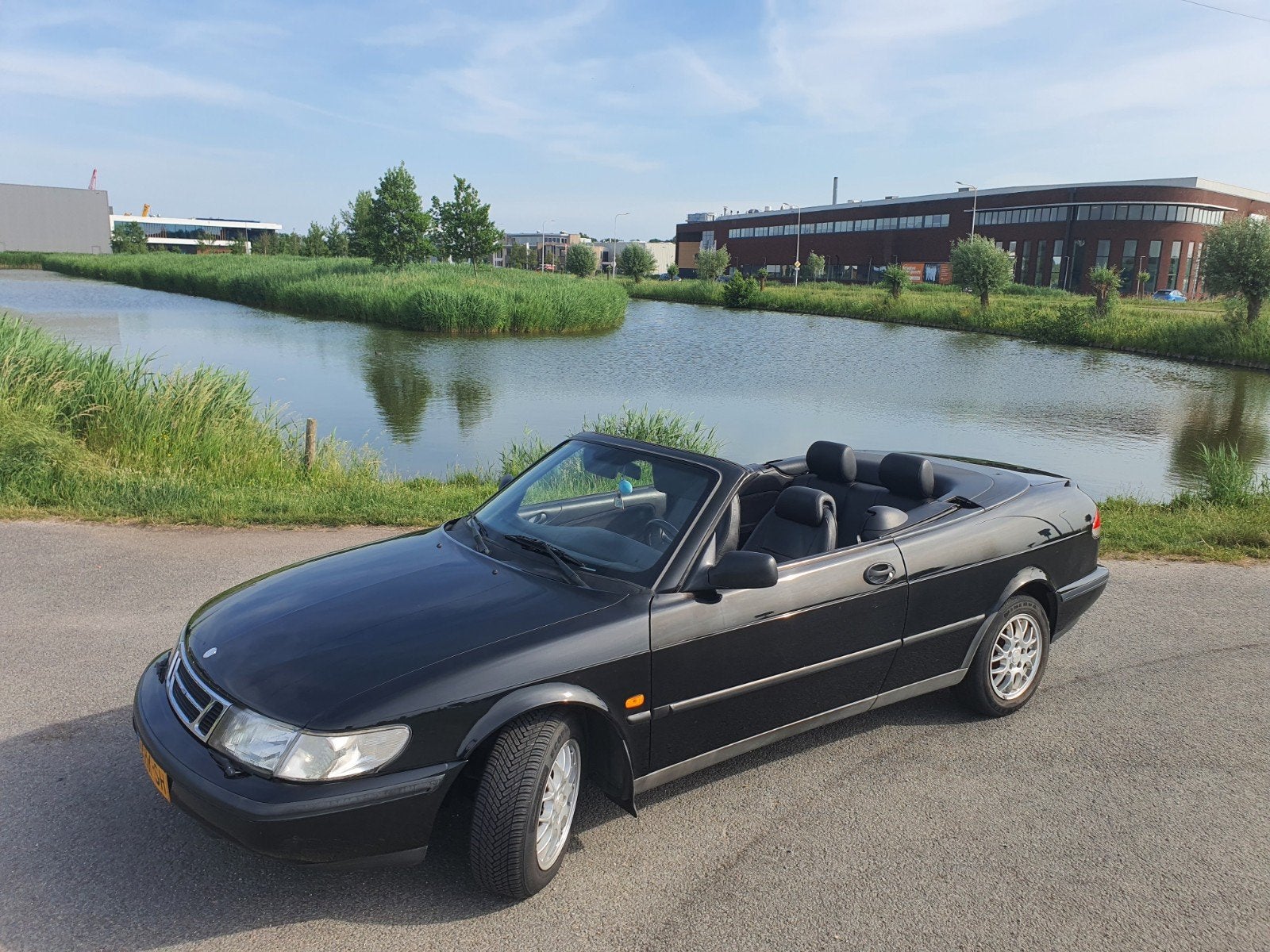 Saab 900 2.3 I Cabrio AUT 1997 Zwart, 730 kg, 4 cilinders, 4 stoelen, Zwart