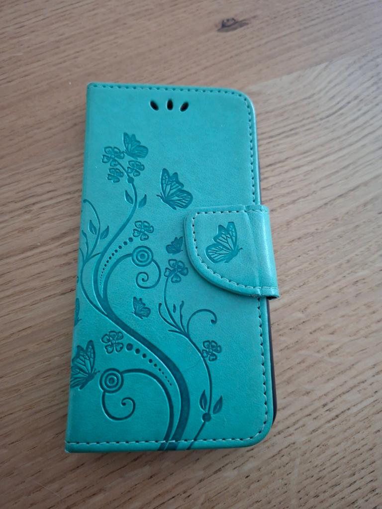 Turquoise iPhone hoesje met vlinderprint, Ophalen, Overige merken, Zo goed als nieuw, Rondom bescherming