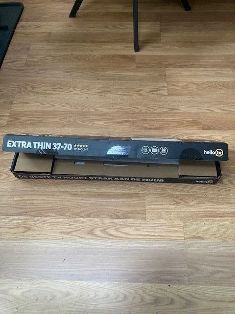 HelloTV Vaste Muurbeugel Extra Thin 37 - 70 inch, Ophalen of Verzenden, Nieuw