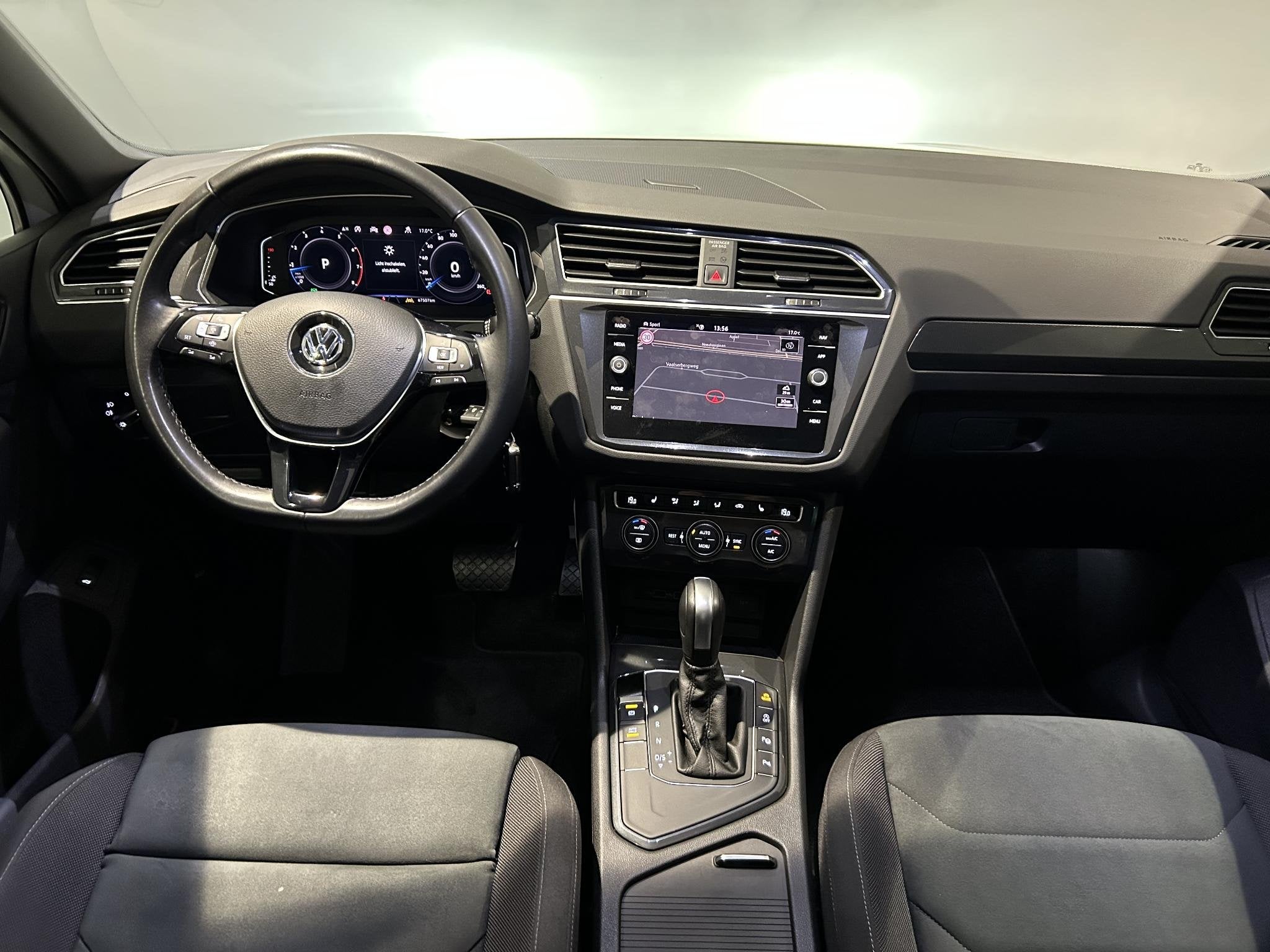 Volkswagen Tiguan 1.5 TSI ACT R-line | Panoramadak | Massage, 150 pk, Wit, Origineel Nederlands, SUV of Terreinwagen