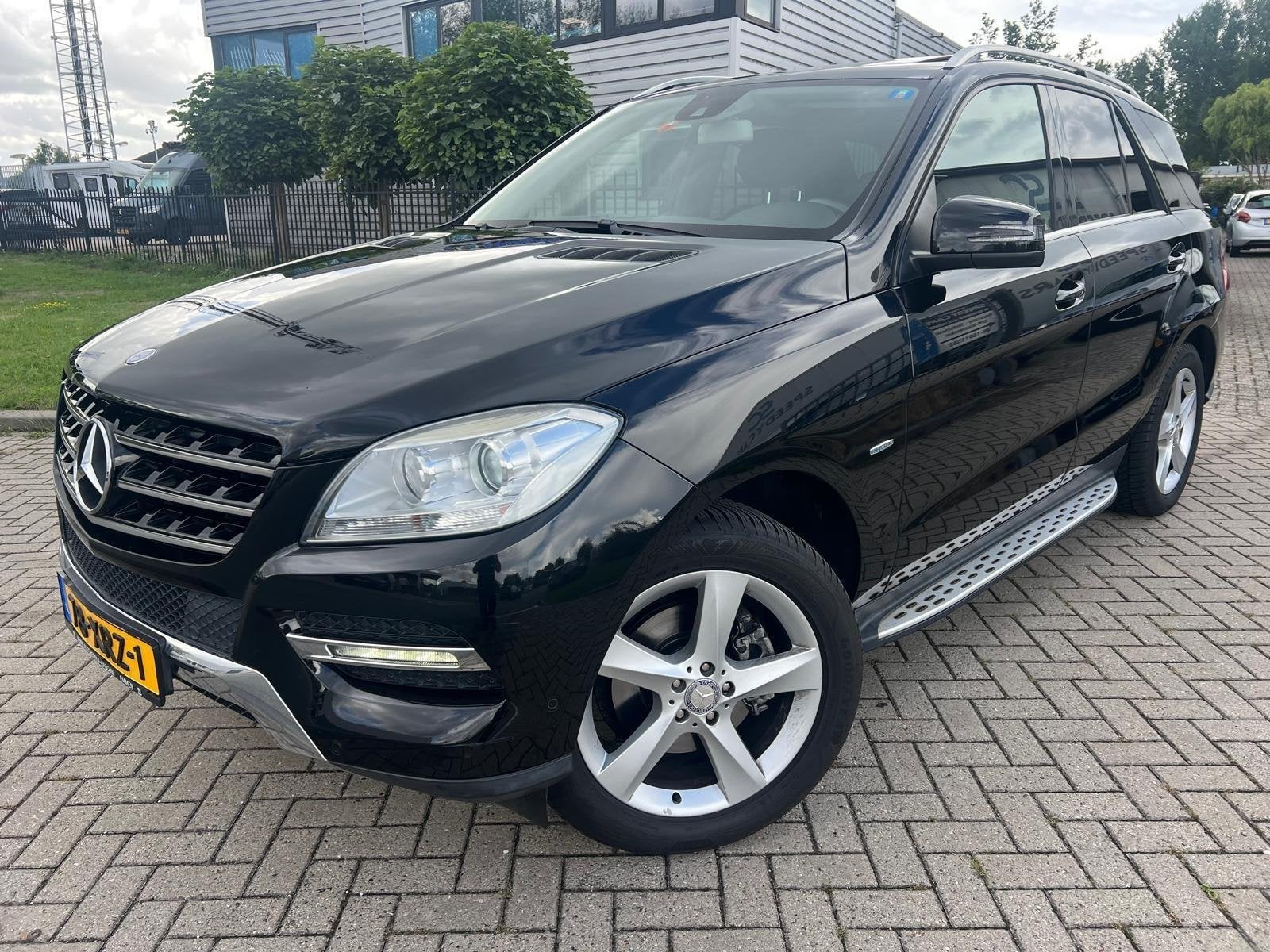 Mercedes M-klasse 350 BlueTEC Leer Schuifdak Trekhaak Camera, Automaat, 15 km/l, Gebruikt, 258 pk