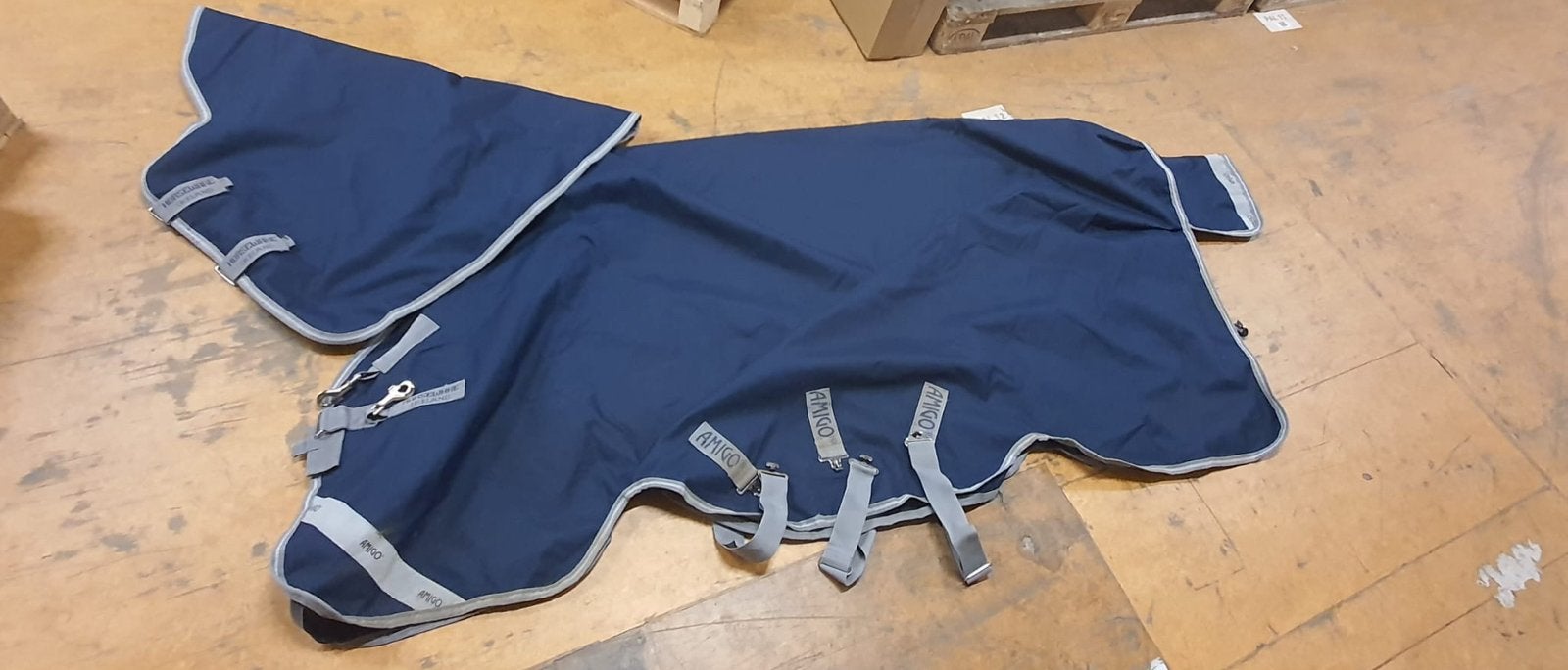 Amigo regendeken met hals 206 cm, Dieren en Toebehoren, Paarden en Pony's | Dekens en Dekjes, 100 g, Gebruikt, V-sluiting, Extra Full (XL)