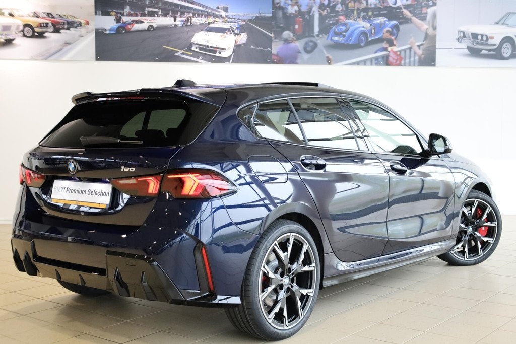 BMW 1 Serie 120 M Sport Pro | Panoramadak | Head-Up | Drivin, Stof, Met garantie (alle), Blauw, Origineel Nederlands