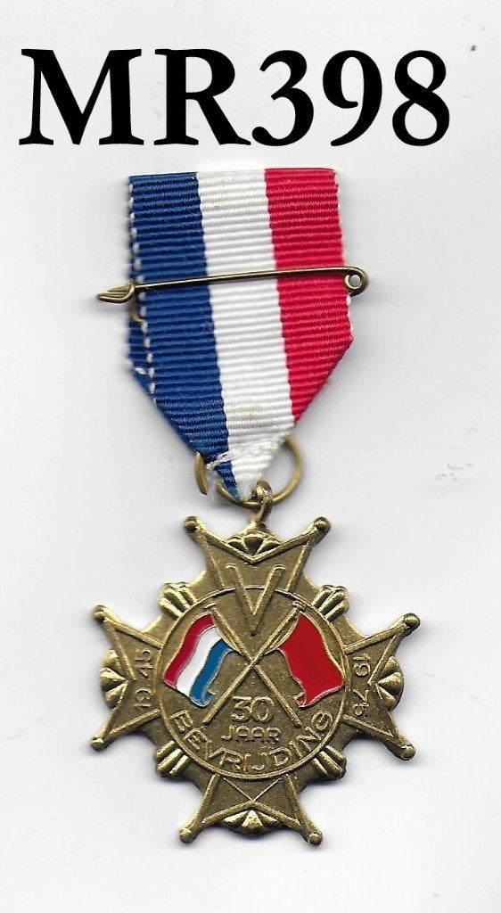 M398 medaille 30 jaar bevrijding suikerstadmars dinteloord, Ophalen of Verzenden, Overige materialen