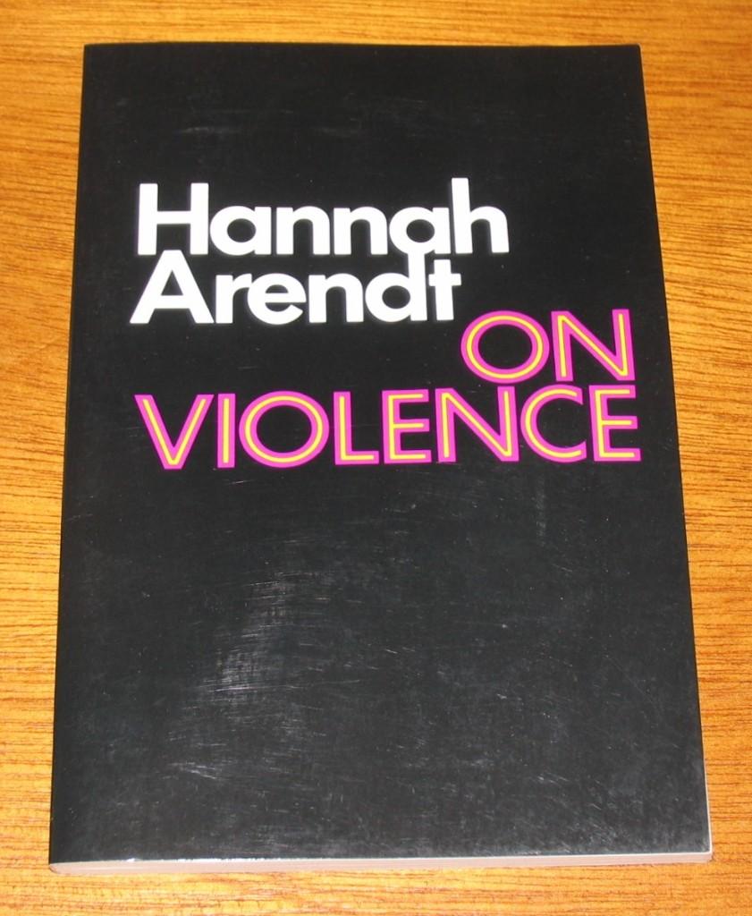 Hannah Arendt - ON VIOLENCE, Boeken, Ophalen of Verzenden, Zo goed als nieuw