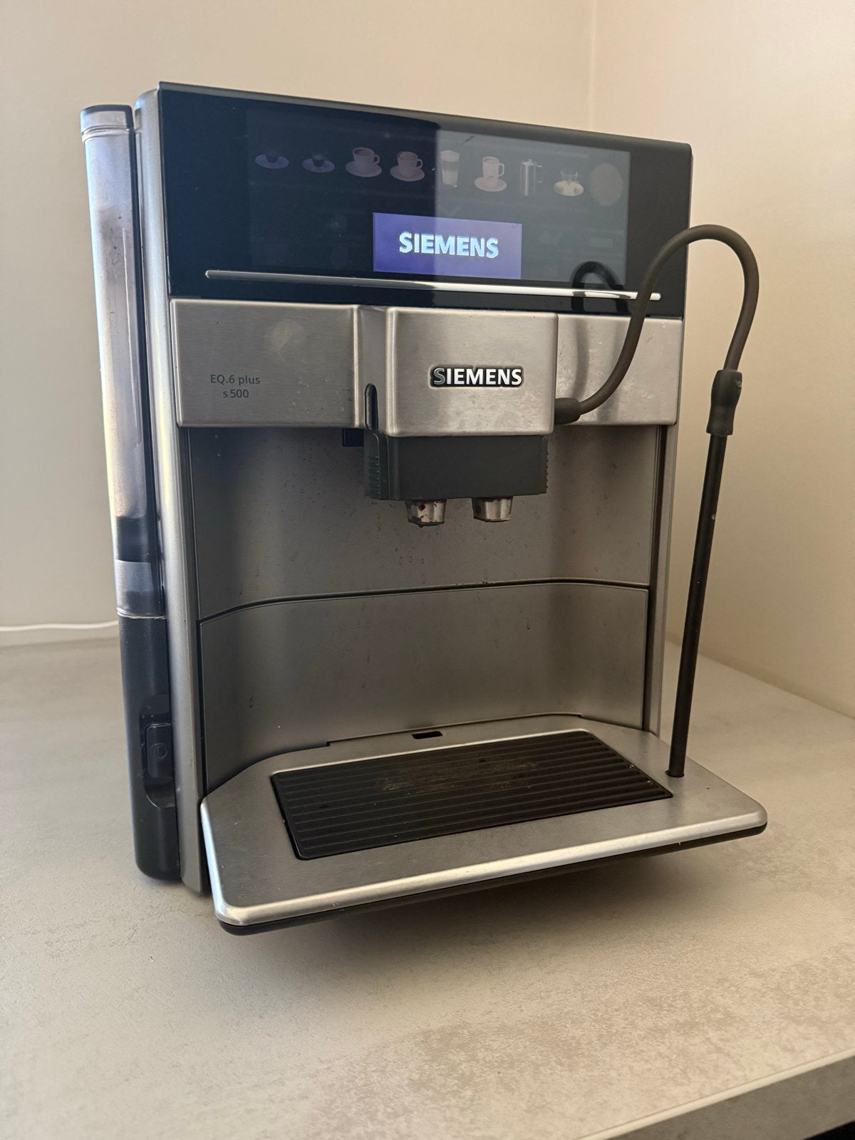 Siemens EQ.6 plus s500 volautomatische espressomachine, Witgoed en Apparatuur, Koffiezetapparaten, Afneembaar waterreservoir, Gebruikt