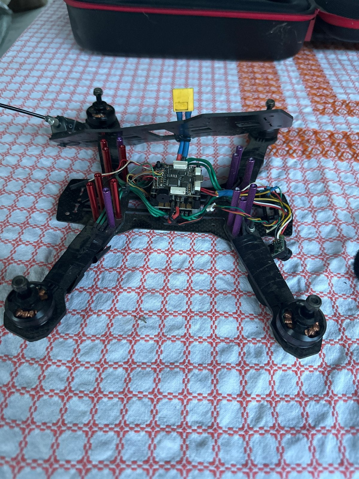 Drone te koop - Werking onbekend, voor onderdelen/reparatie, Audio, Tv en Foto, Drones, Overige merken, Ophalen of Verzenden, Racedrone