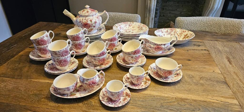 Johnson Brothers Rose Chintz servies, Ophalen of Verzenden