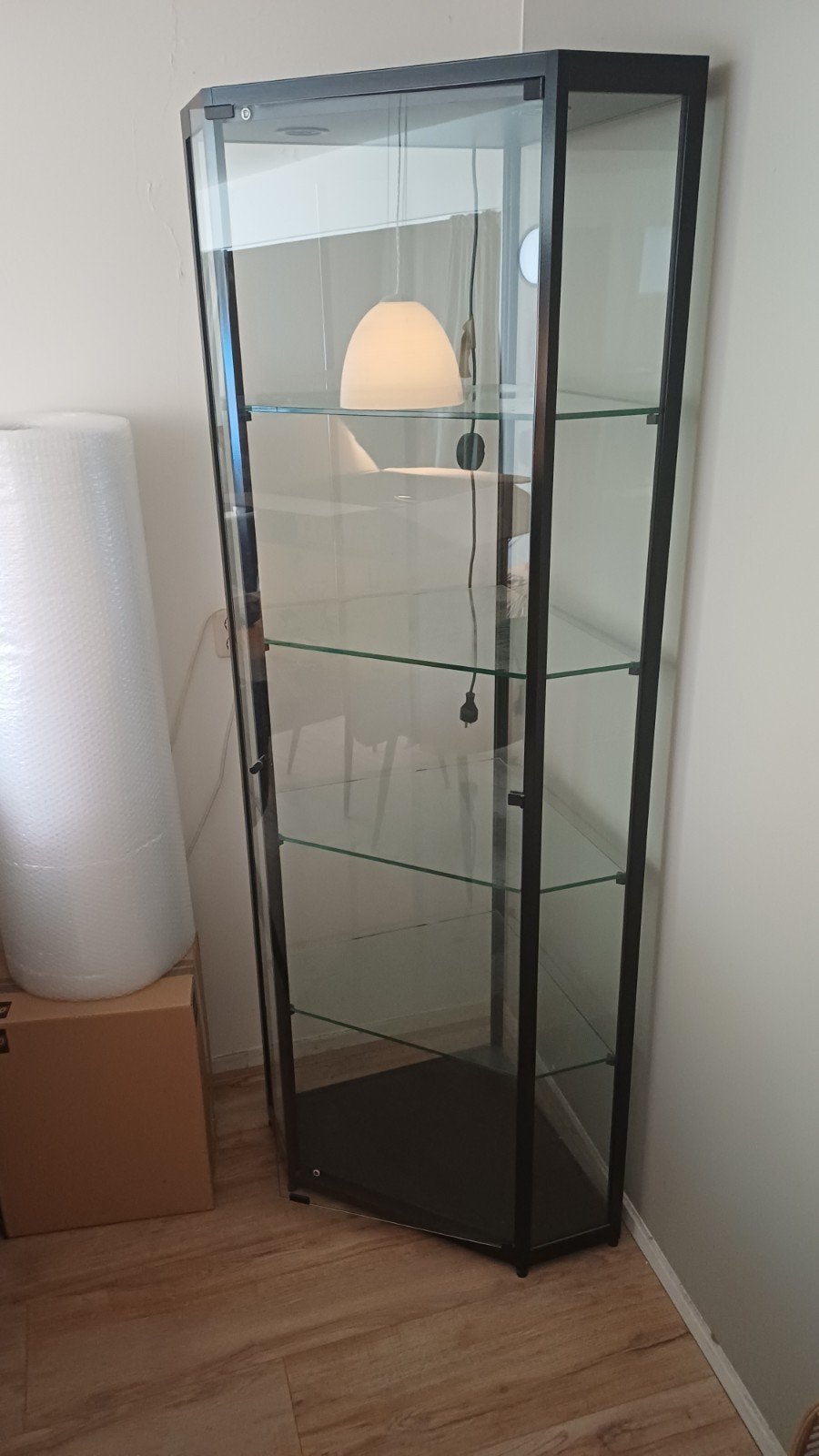 Gratis hoekvitrine kast., Huis en Inrichting, Kasten | Vitrinekasten, Ophalen of Verzenden, Gebruikt, 25 tot 50 cm, 50 tot 100 cm
