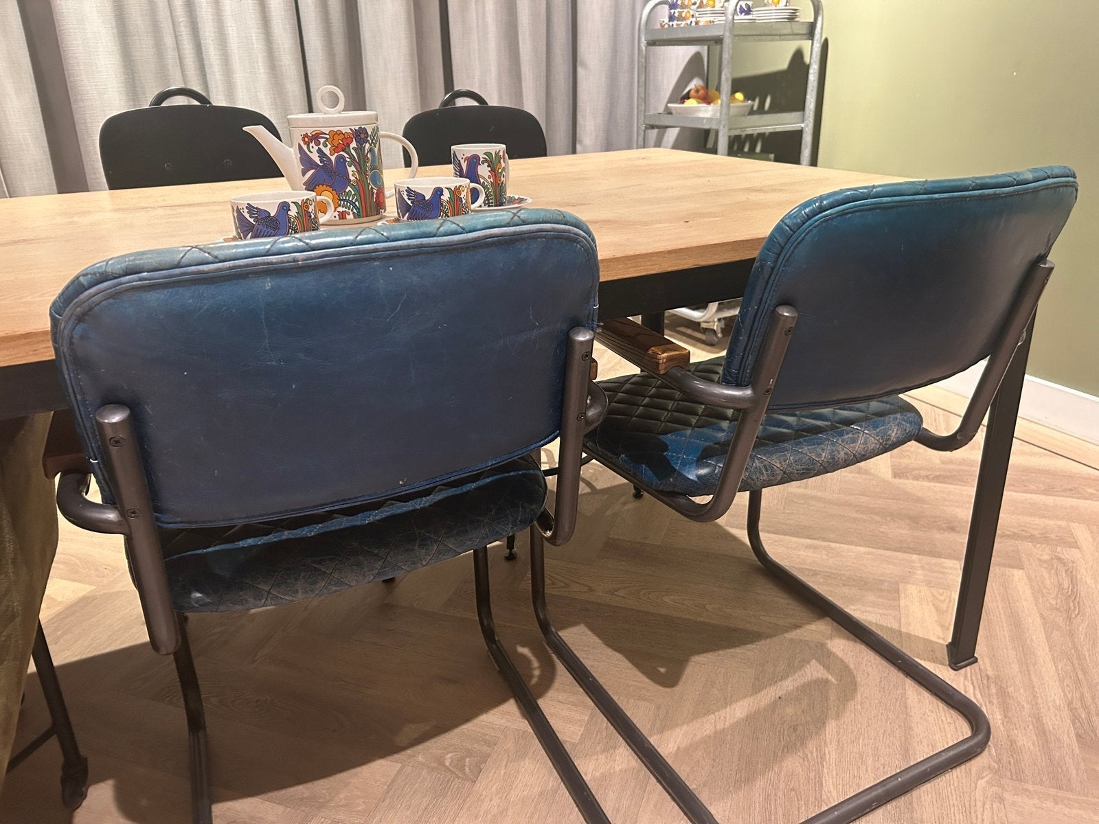 Vintage blauwe leren eetkamerstoelen, Huis en Inrichting, Stoelen, Zo goed als nieuw, Twee, Blauw, Ophalen