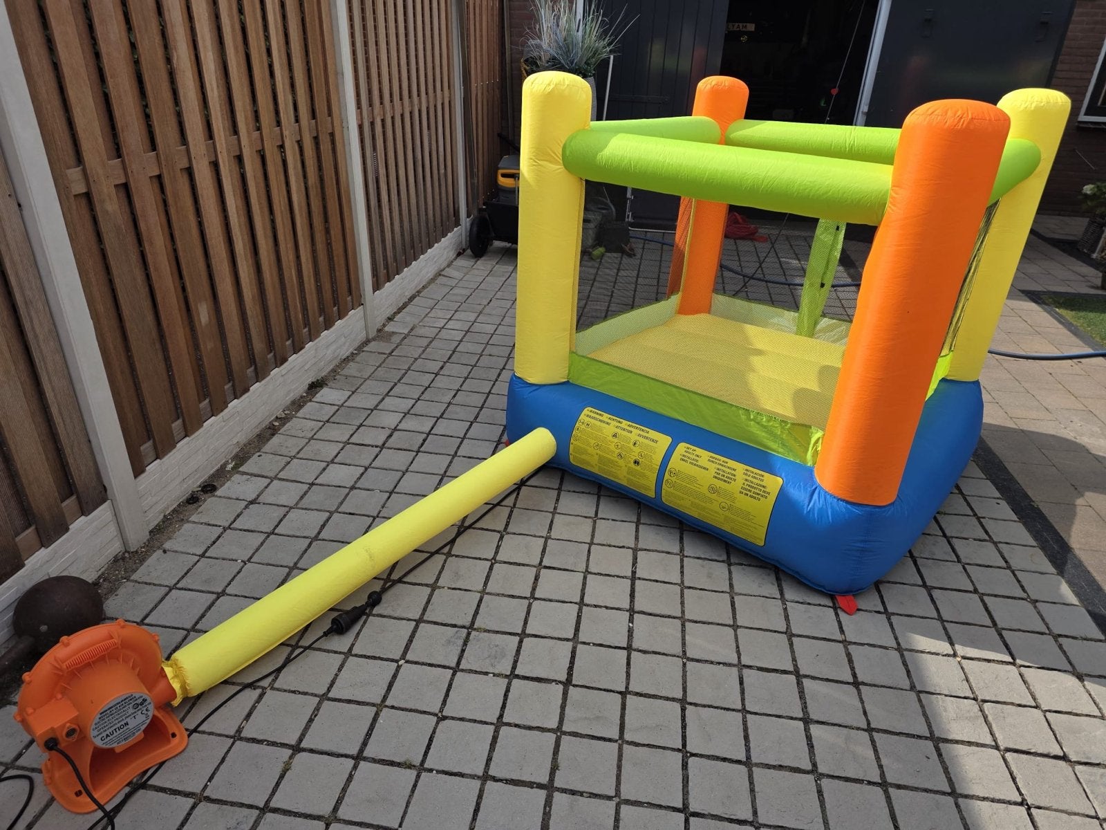 Salta Bouncer springkussen met blower, Ophalen, Zo goed als nieuw