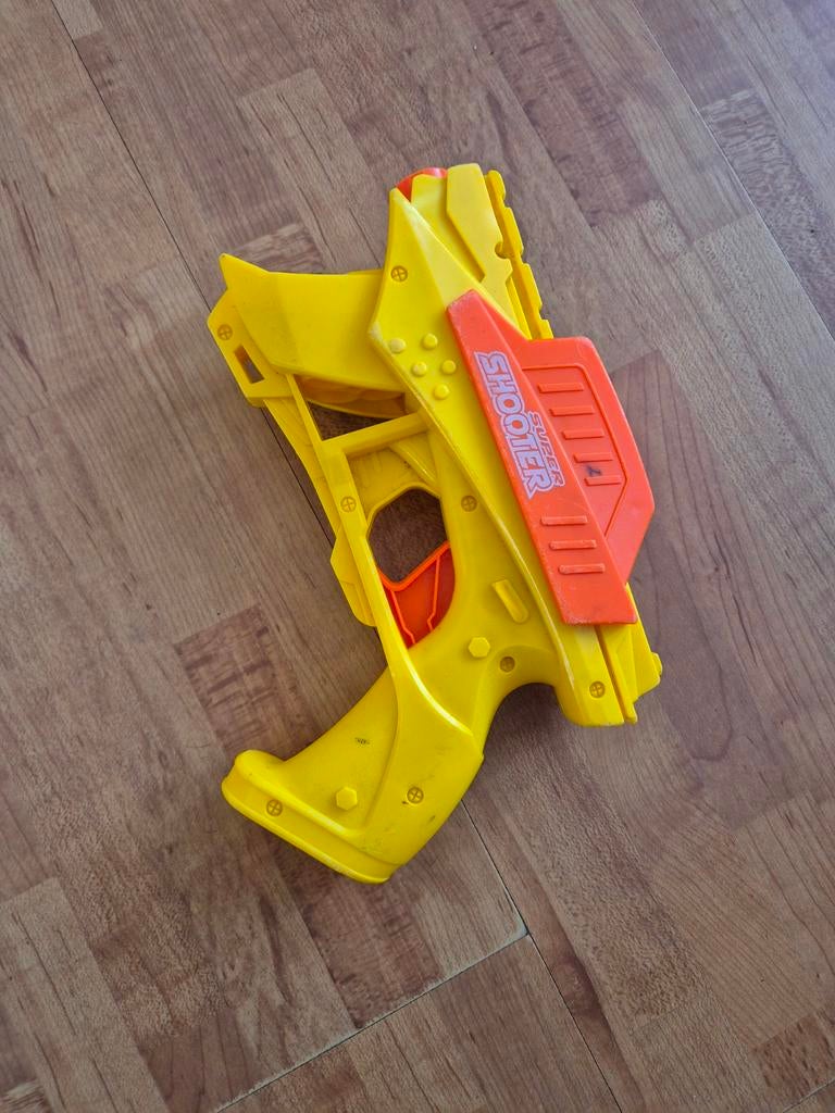 Super Shooter pijltjes pistool, Ophalen of Verzenden, Zo goed als nieuw