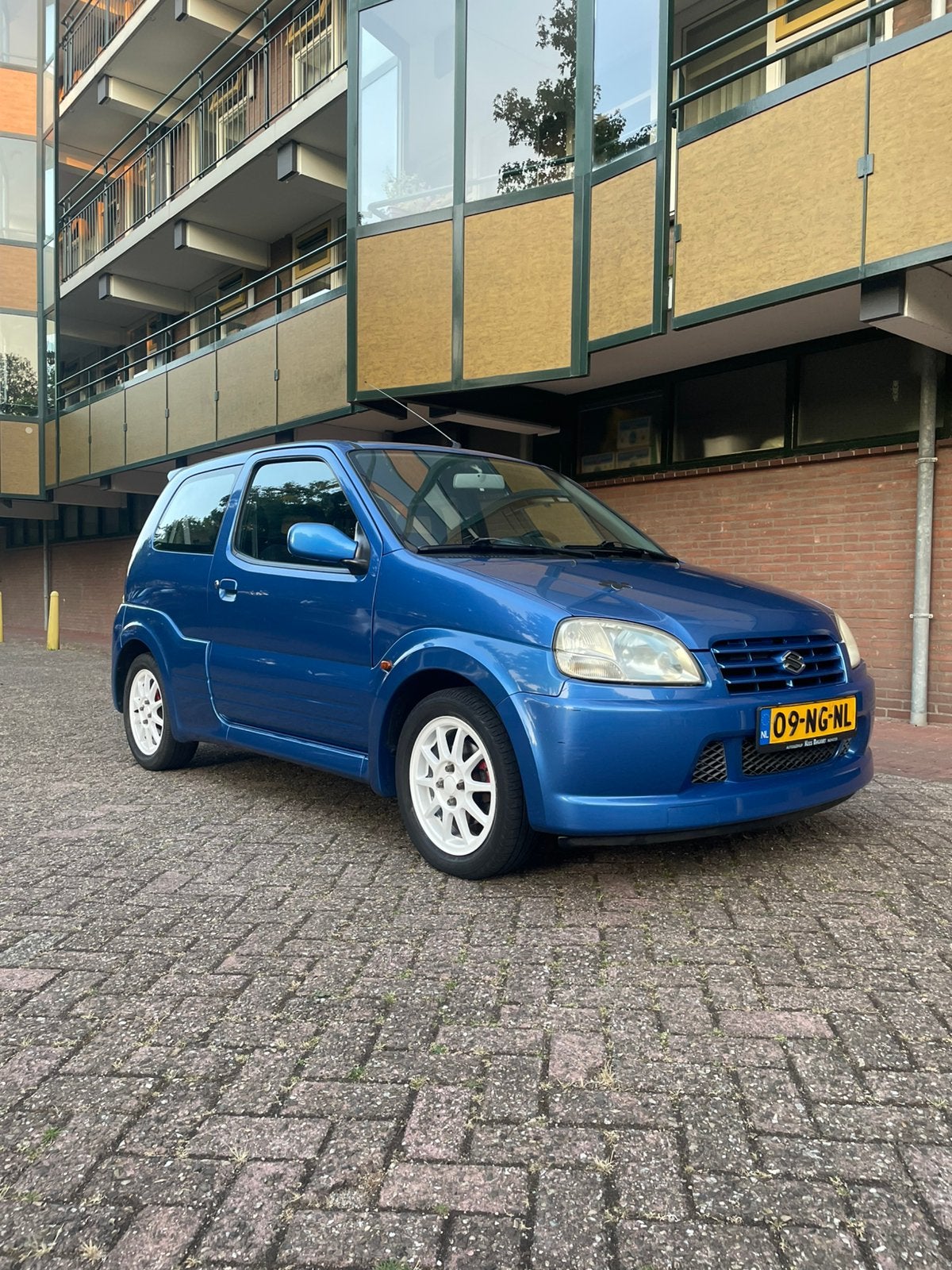 Suzuki Ignis 1.5-16v GTi 3D 2003 Blauw, Auto's, Suzuki, Voorwielaandrijving, 31 €/maand, 4 cilinders, Handgeschakeld
