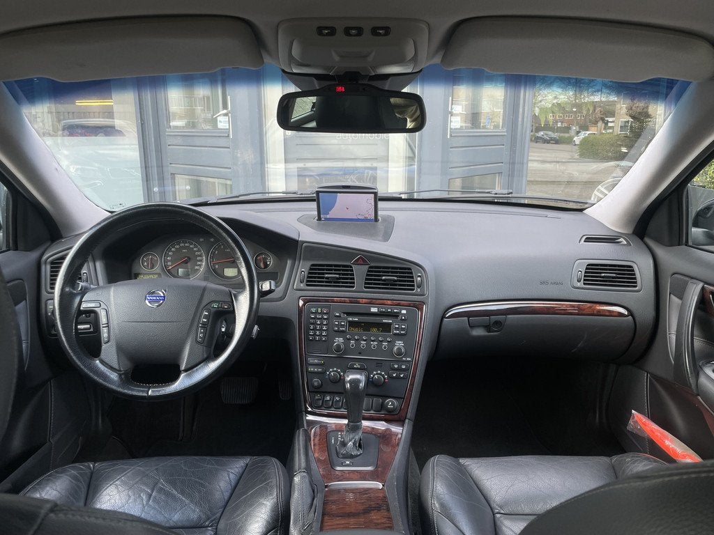 Volvo V70 2.5T AWD Summum Youngtimer | Xenon (bj 2005), Auto's, Automaat, Gebruikt, Zwart, 1598 kg