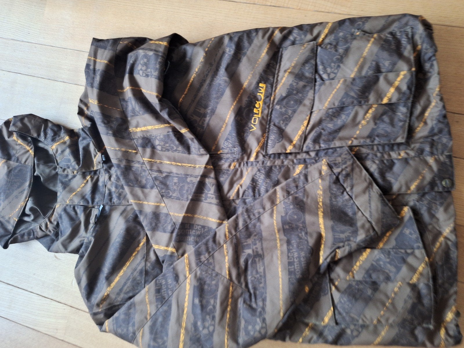 Volcom ski-/snowboardpak (broek en jas) - ritsbaar, Maat 38/40 (M), Ophalen of Verzenden, Volcom, Gedragen