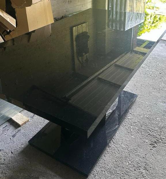 Moderne zwarte eettafel Marmer lak, Huis en Inrichting, Tafels | Eettafels, Ophalen, Overige materialen, 100 tot 150 cm, Zo goed als nieuw
