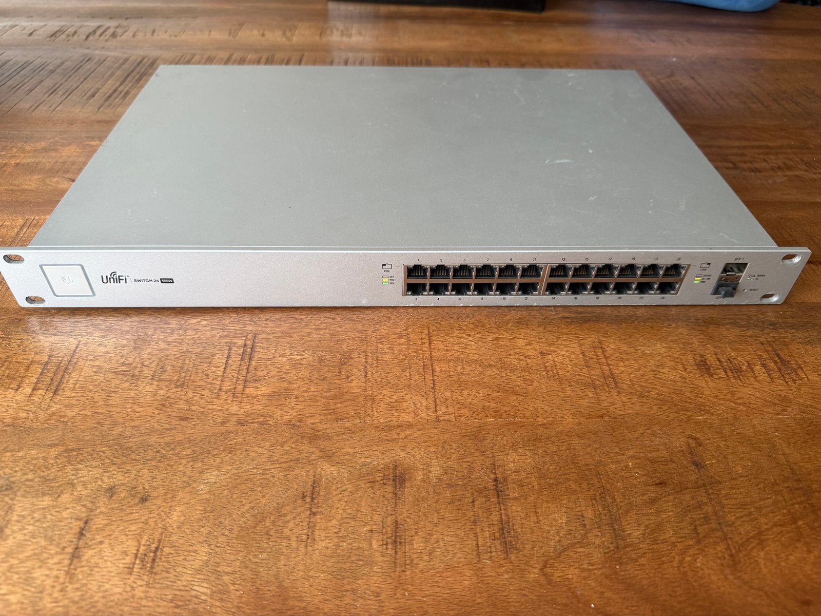 Ubiquiti UniFi Switch US-24-500W + low noise fan’s Noctua, Ophalen of Verzenden, Gebruikt