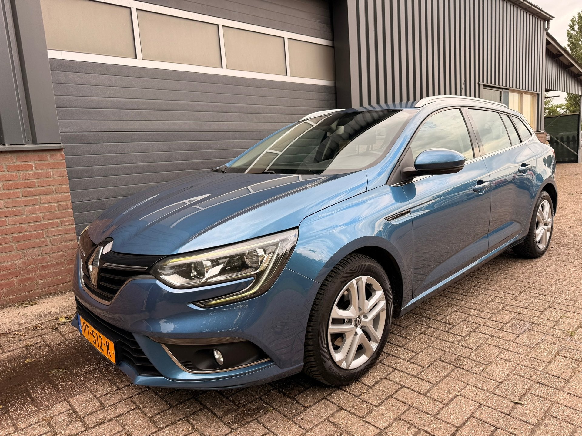 Renault Mégane Estate 1.2 TCe Zen Trekhaak 1.700 KG | CarPl, Gebruikt, 4 cilinders, Blauw, Origineel Nederlands