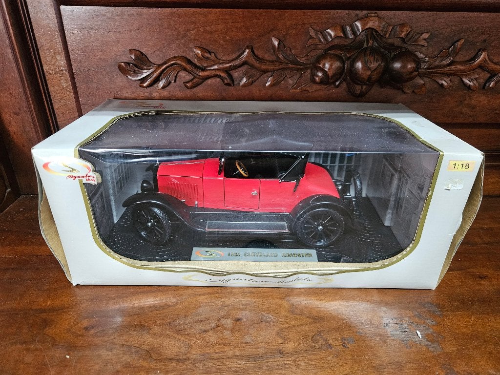 Signature Models Cleveland Roadster 1920 1/18 in ovp, Ophalen of Verzenden, Zo goed als nieuw, Auto, Overige merken