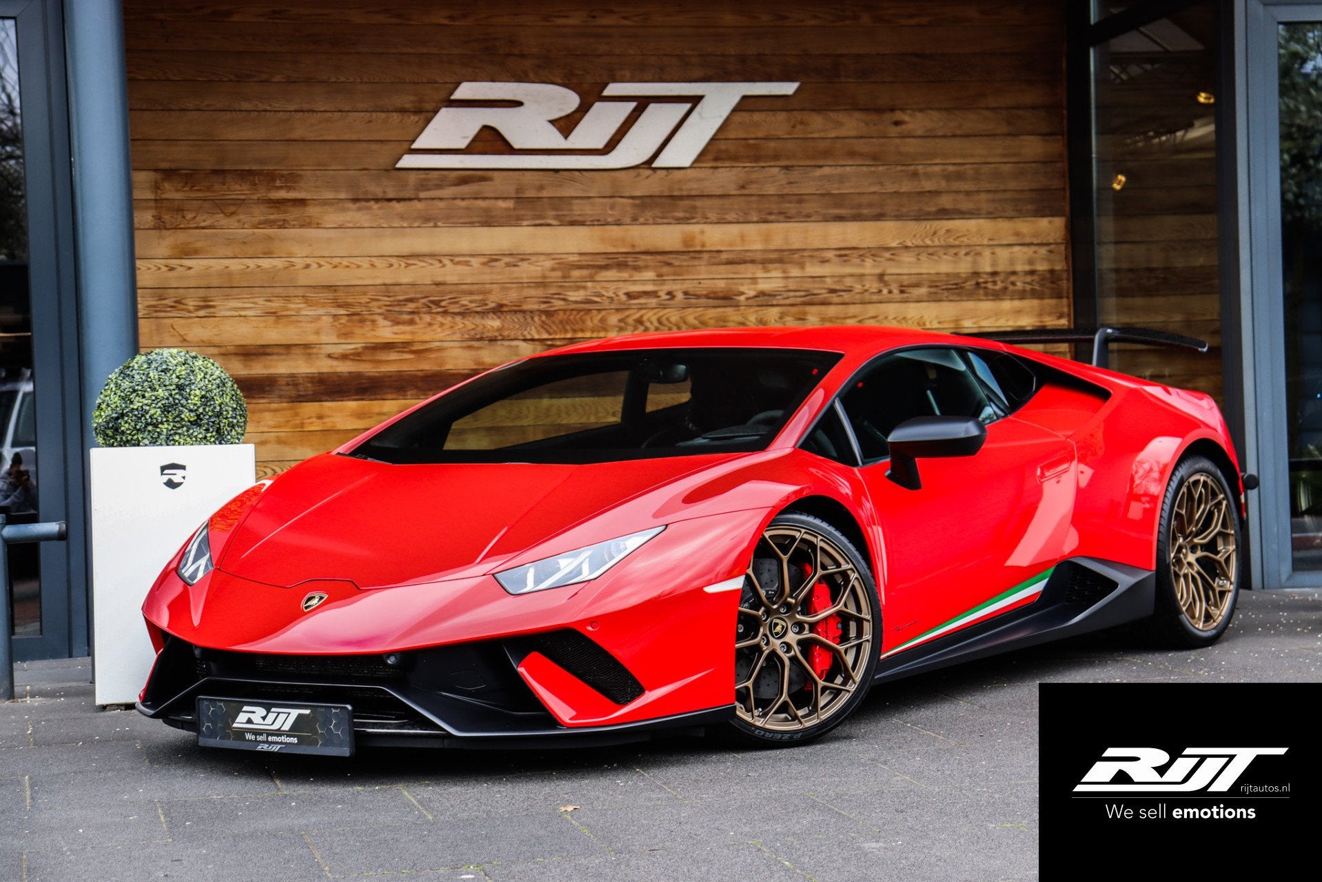 Lamborghini Huracan 5.2 V10 Performante *Carbon seats/Cerami, Auto's, Lamborghini, Automaat, Dealer onderhouden, Gebruikt, Zwart