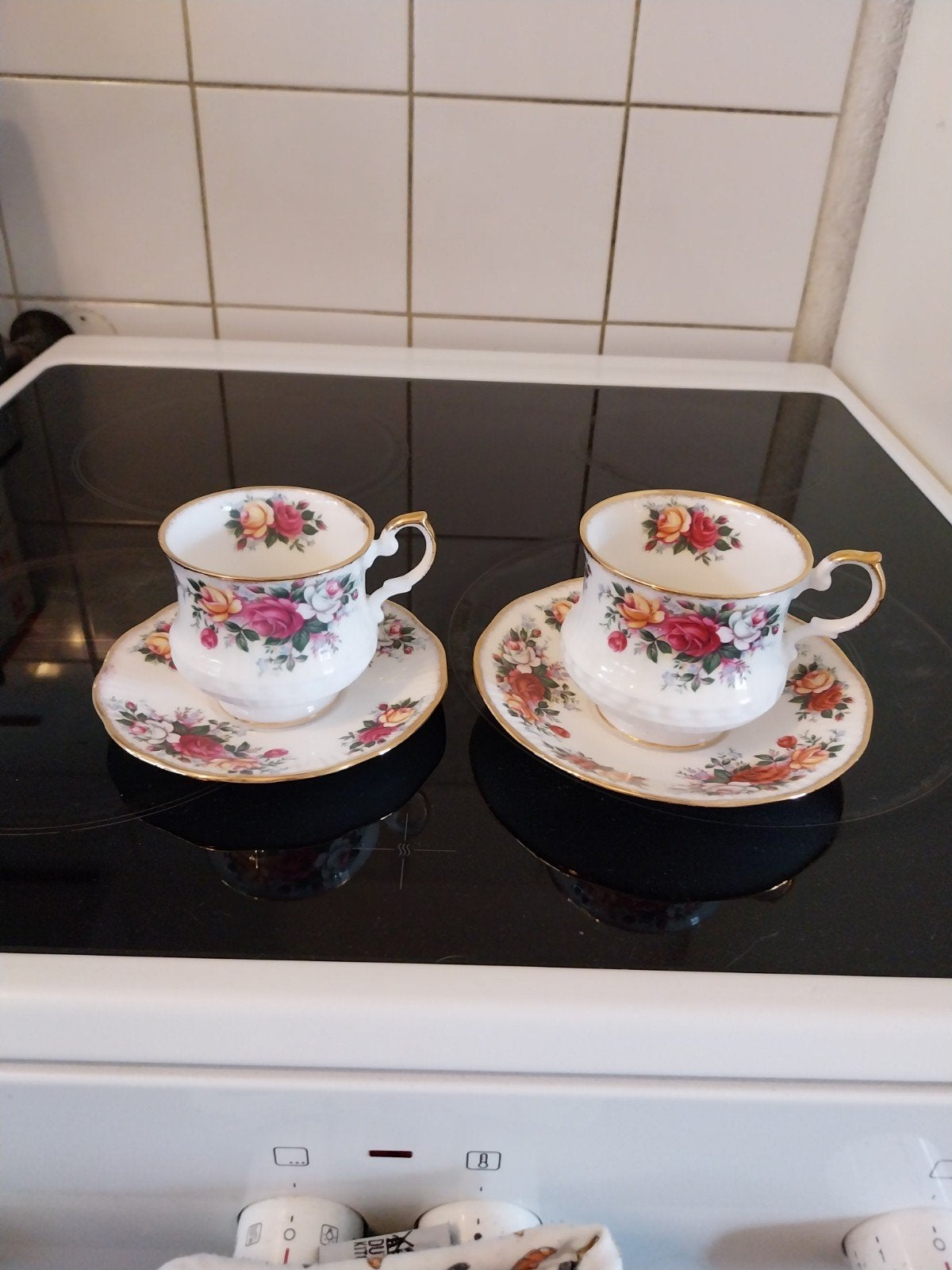 Set van 2 Queen's Rosina  theekopjes, Antiek en Kunst, Ophalen of Verzenden