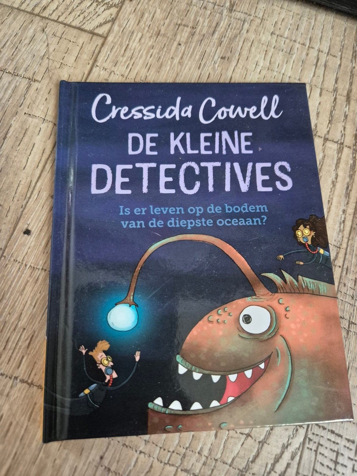 mc boekje, Ophalen of Verzenden, Zo goed als nieuw, Cressida Cowell, Fictie algemeen