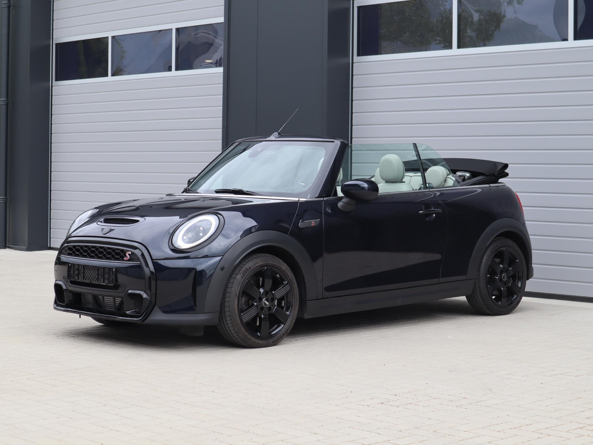 MINI Cabrio Cooper S | H/K | 17inch | Active Cruise | Leer!, Auto's, 1998 cc, Gebruikt, Euro 6, 4 cilinders