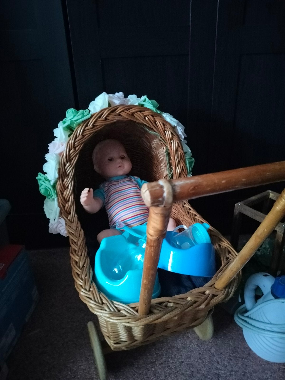 kinderwagen met baby pop met drink flesjes en potjes, Ophalen of Verzenden, Babypop