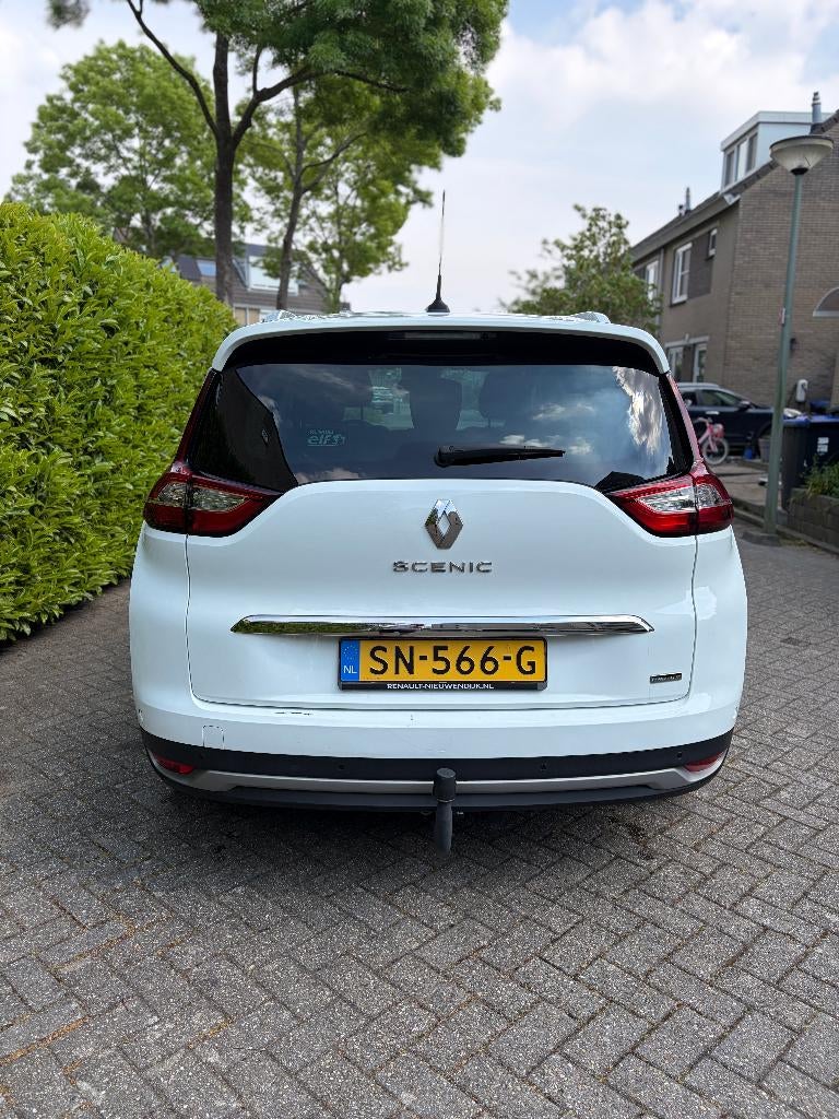 Renault Scénic Hybrid Assist | Zuinig rijden | Trekhaak |, Voorwielaandrijving, 28 km/l, 4 cilinders, 1850 kg