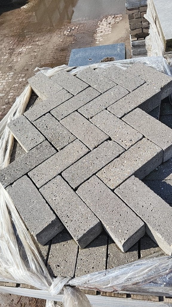 20m2 gebruikte oud hollandse dikformaat klinkers grijs, Tuin en Terras, Ophalen, Gebruikt, Klinkers, 10 m² of meer