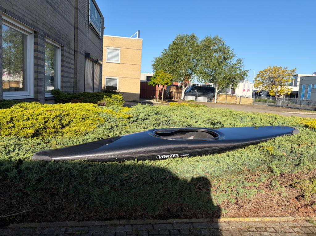Vortex kayak sunergy pro-carbon, Watersport en Boten, Kajaks, Ophalen, Zo goed als nieuw, 1-persoons