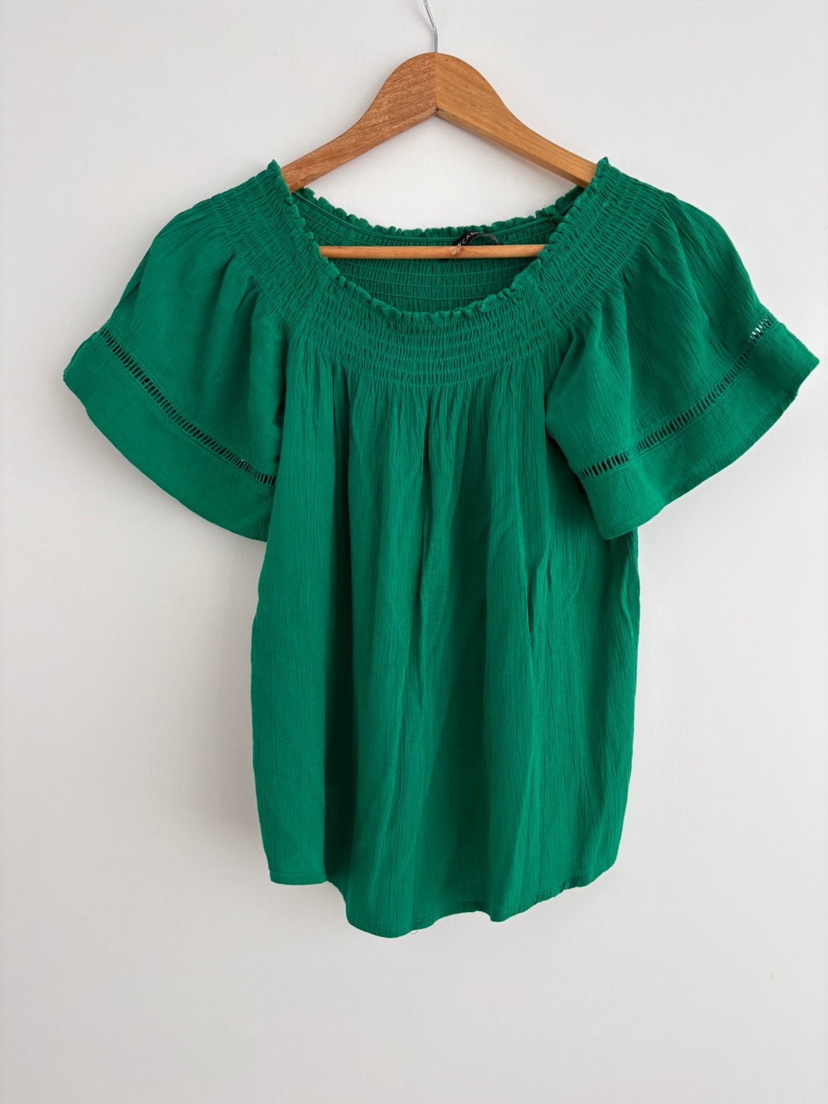 LC Waikiki groene top offshoulder maat M, Maat 38/40 (M), Ophalen of Verzenden, Zo goed als nieuw, Korte mouw