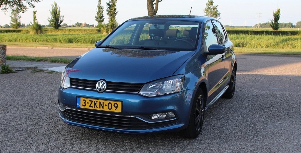 Volkswagen Polo 1.2 TSI 66KW 2015 Blauw, Auto's, Stof, 40 €/maand, Zwart, 4 cilinders