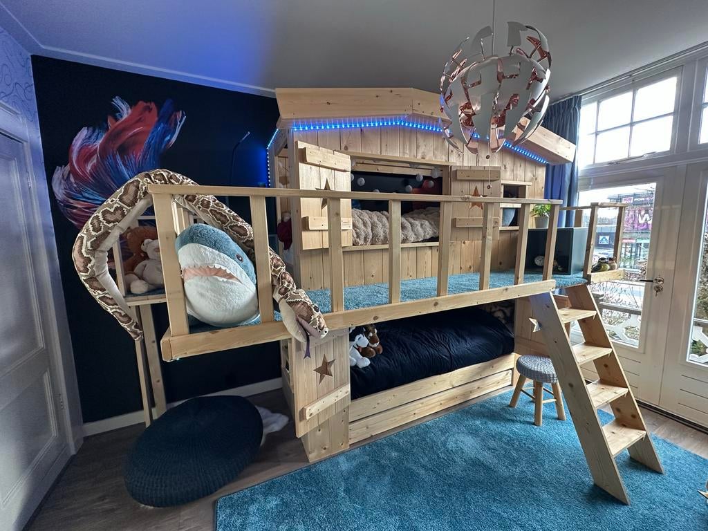 Uniek Boomhut Kinderstapelbed voor 3 Kinderen, Huis en Inrichting, Slaapkamer | Stapelbedden en Hoogslapers, Ophalen, Tweepersoons