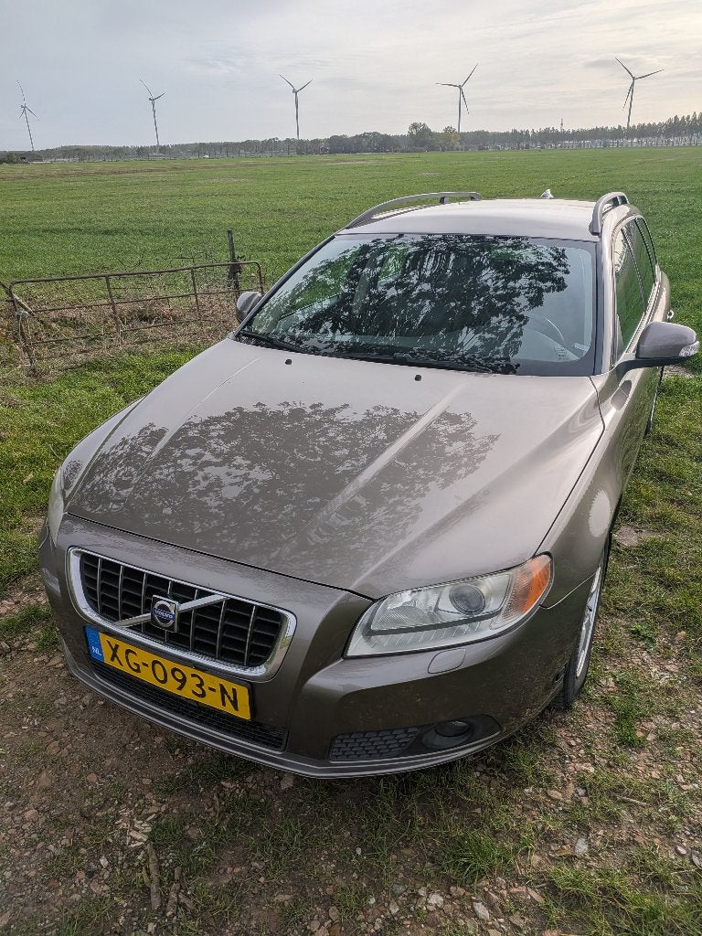 Volvo V70 2.0 2008 Bruin, Voorwielaandrijving, 145 pk, 1487 kg, Zwart