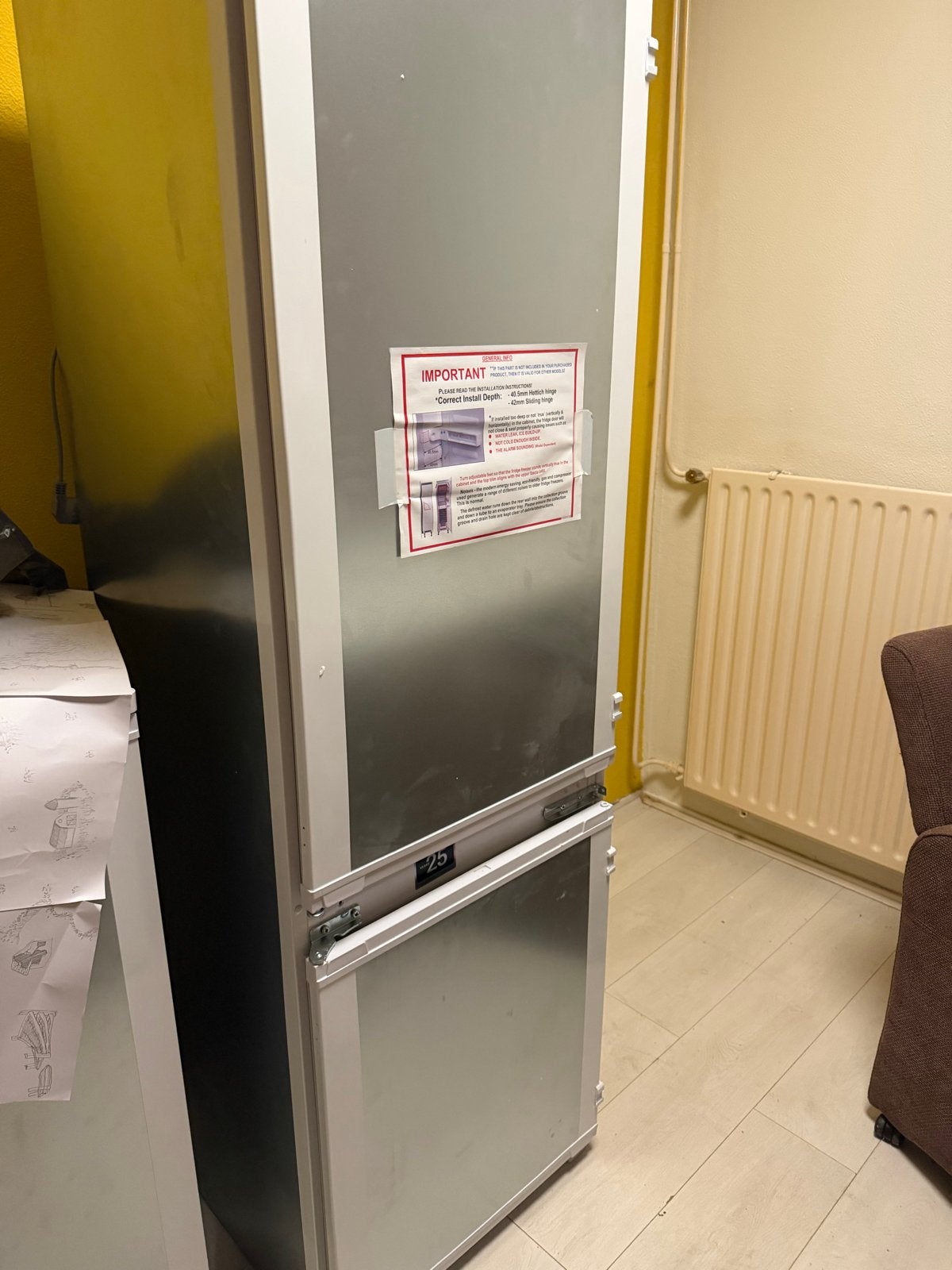 Beko Koel-vriescombinatie  (6 maanden oud), 200 liter of meer, 60 cm of meer, Met aparte vriezer, Zo goed als nieuw