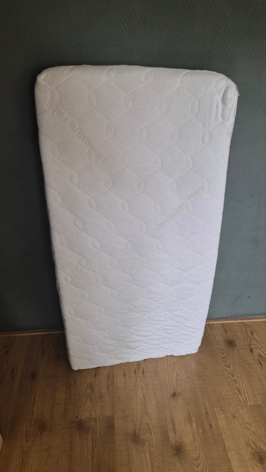 Ledikantmatras met matrasbeschermer 60x120, Huis en Inrichting, Slaapkamer | Matrassen en Bedbodems, Ophalen, 190 cm of minder