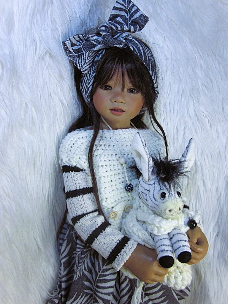 Outfit met baby zebra maat 80-85cm Himstedt Zwergnase poppen, Verzenden, Nieuw, Kleertjes
