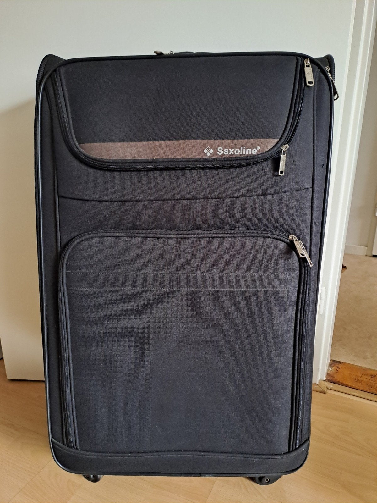 Saxoline Zwarte Koffer met Wieltjes + Uitschuifbare Handgree, Uitschuifbare handgreep, 30 cm of meer, Gebruikt, Zwart