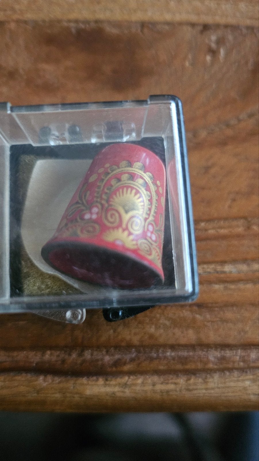 Antieke vingerhoed met gedetailleerd patroon, Ophalen of Verzenden, Zo goed als nieuw, Overige materialen, Nederland