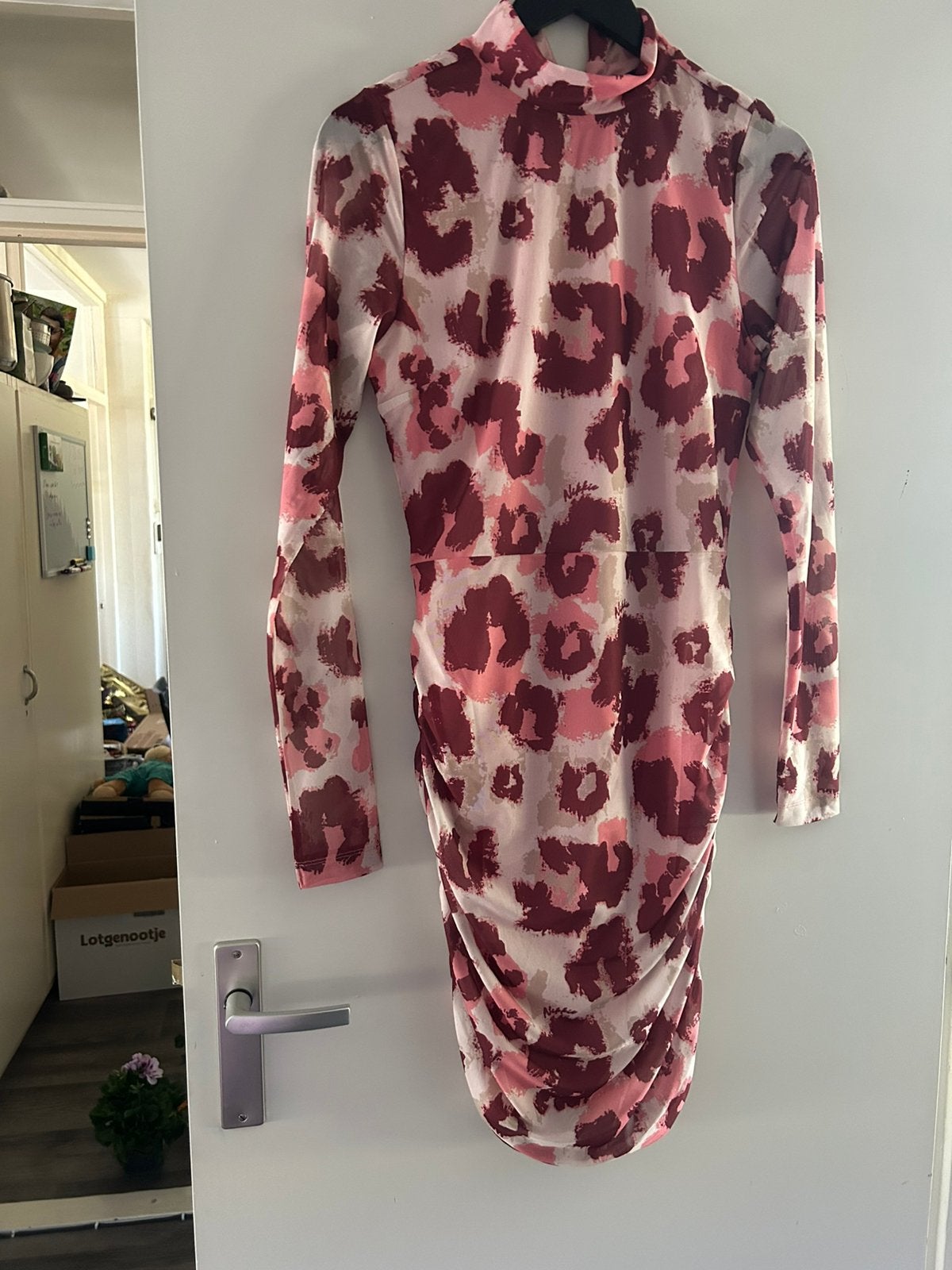 Nikkie jurk wijnrood/roze, maat M, Kleding | Dames, Jurken, Maat 38/40 (M), Nieuw, Ophalen of Verzenden, Roze
